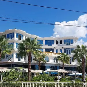 Fari Hotel Golem (Tirana)