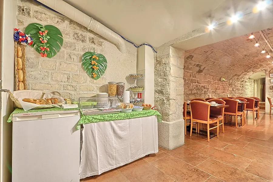 Hotel Ibis Styles Paris Batignolles 3*,
